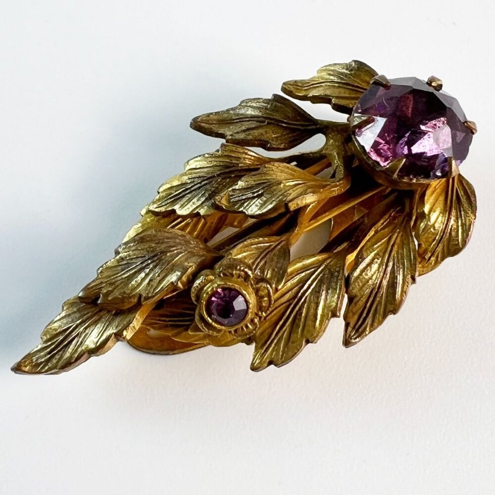 Vintage 1930s - 1940s Coro Small Gold Tone Amethyst Glass Dress Clip Floral Leaf